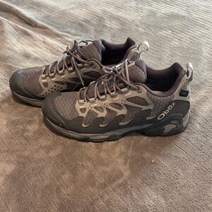 Oboz Women's Gray Athletic Hiking Shoes